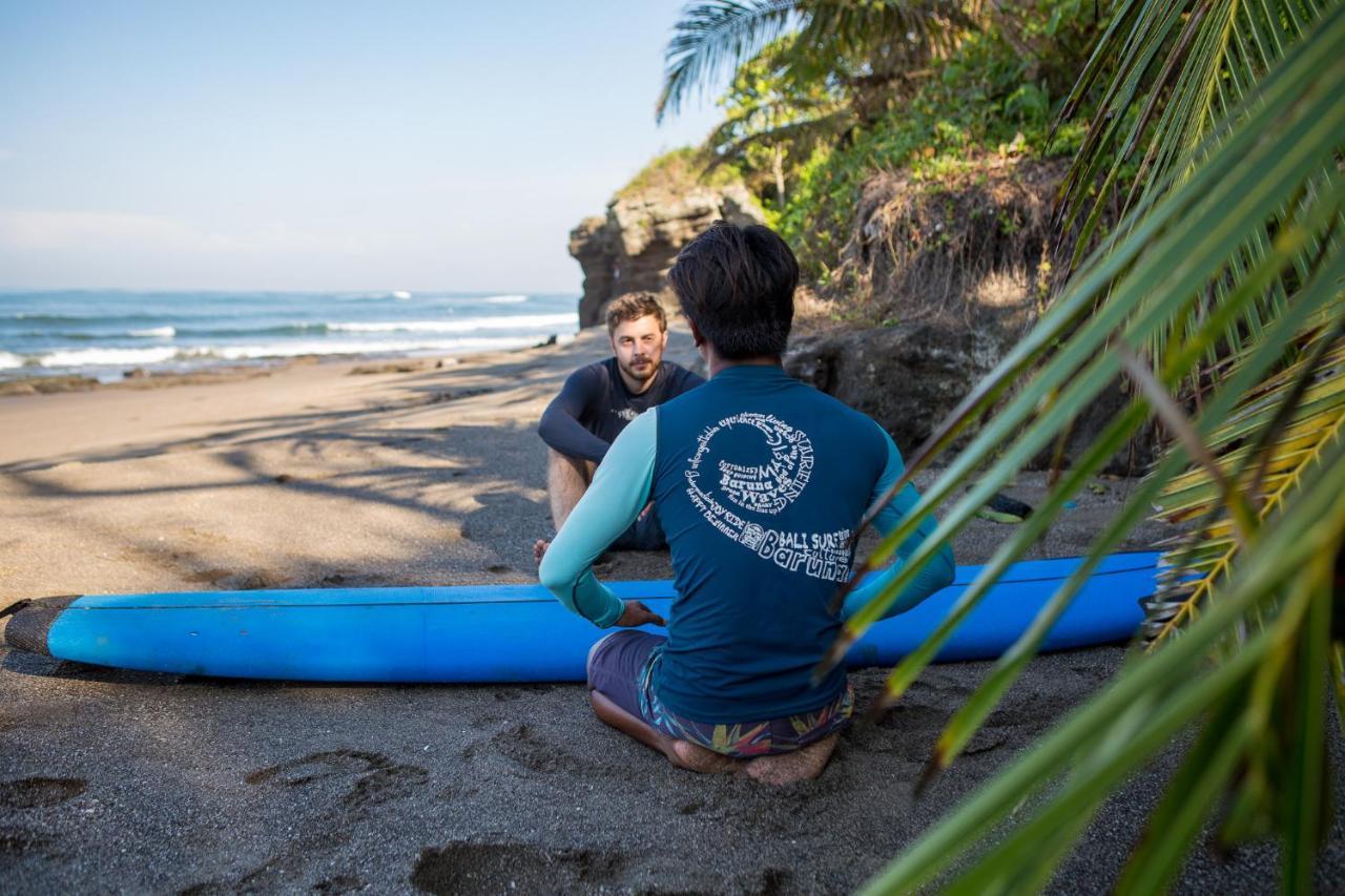 Seaside Tribe - Boutique Surf Stay & Retreat 海神庙 外观 照片