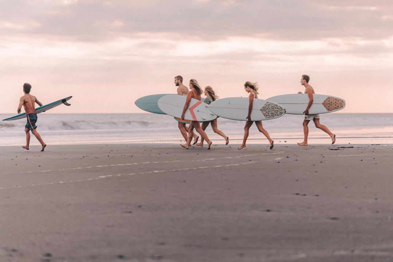 Seaside Tribe - Boutique Surf Stay & Retreat 海神庙 外观 照片